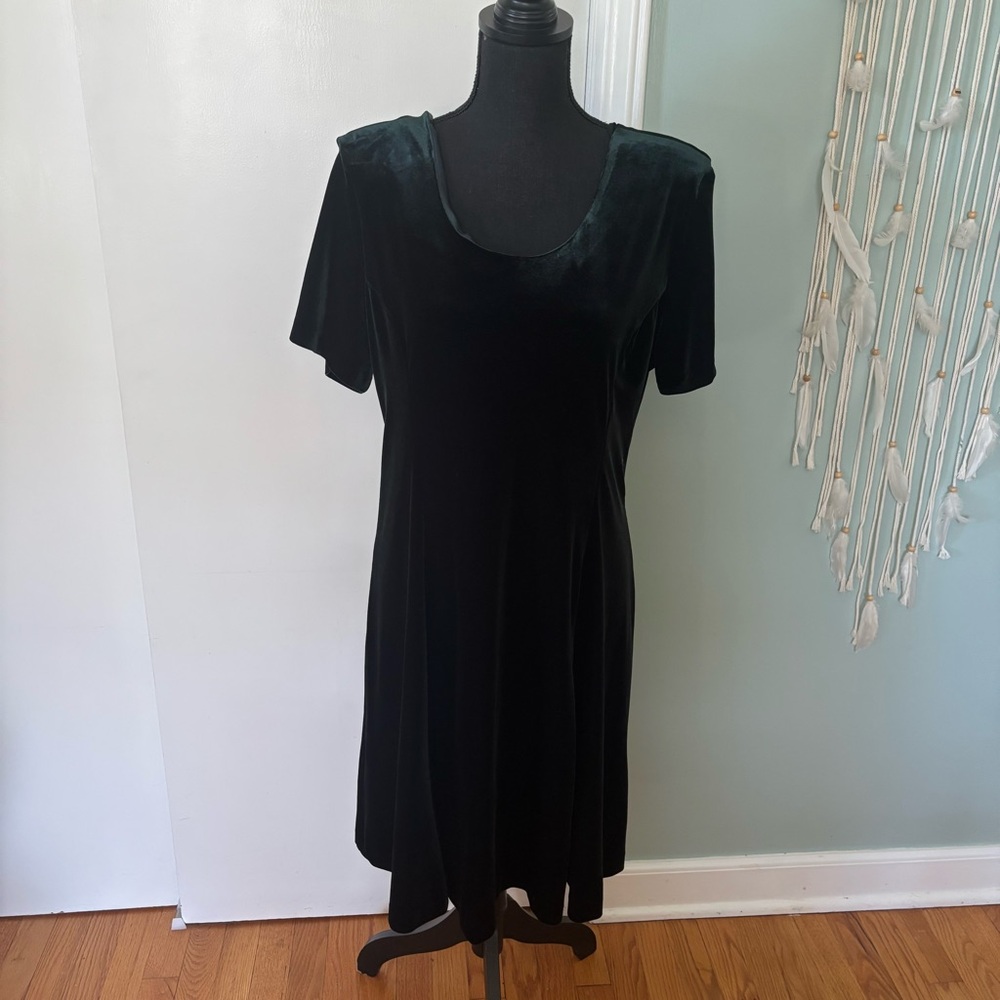 Vintage Elegant Green Velvet Dress size 14